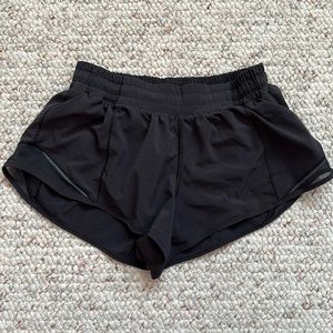 Lululemon Hotty Hot Shorts low rise Black size 6